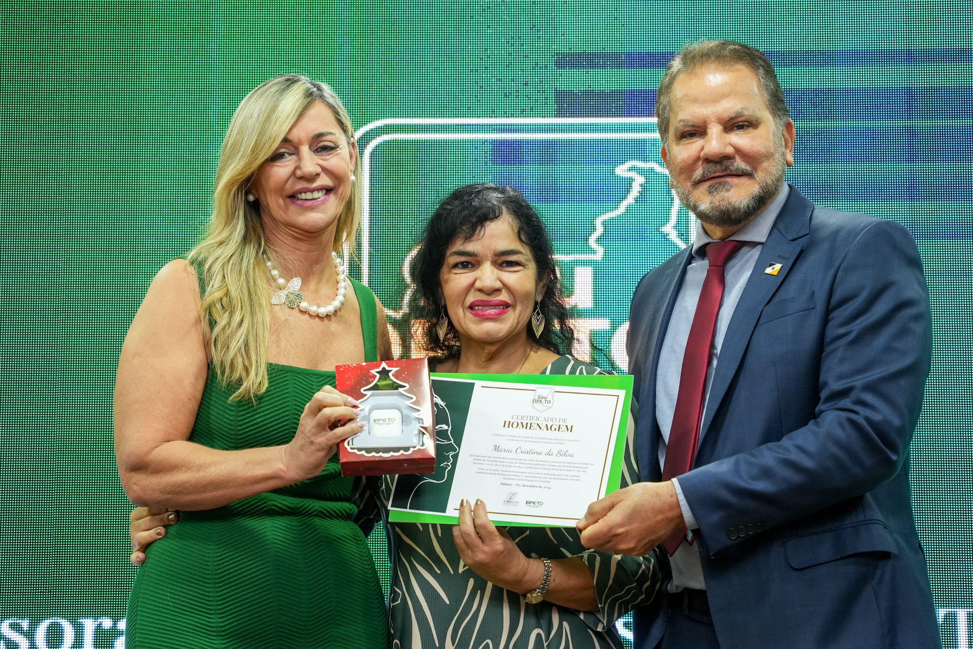 Defensora pública homenageada Maria Cristina da Silva