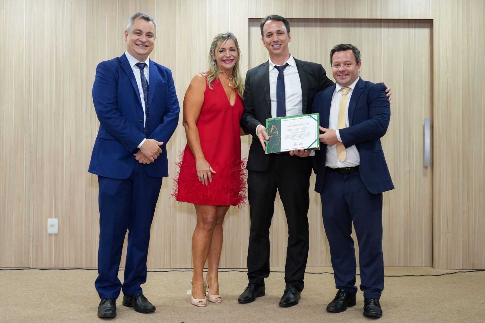 Homenageado Adir Sobrinho, coordenador do Nadep