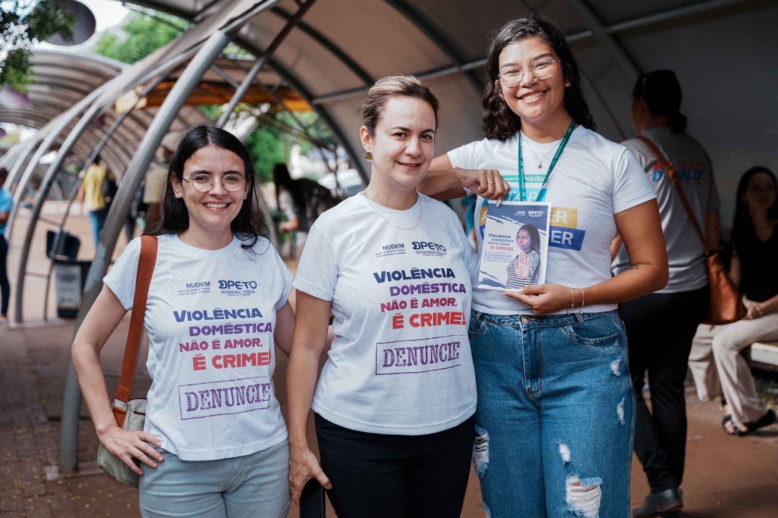 A iniciativa do Nudem busca ampliar o conhecimento sobre os direitos das mulheres e contribuir para a mudança de atitudes que perpetuam este tipo de violência