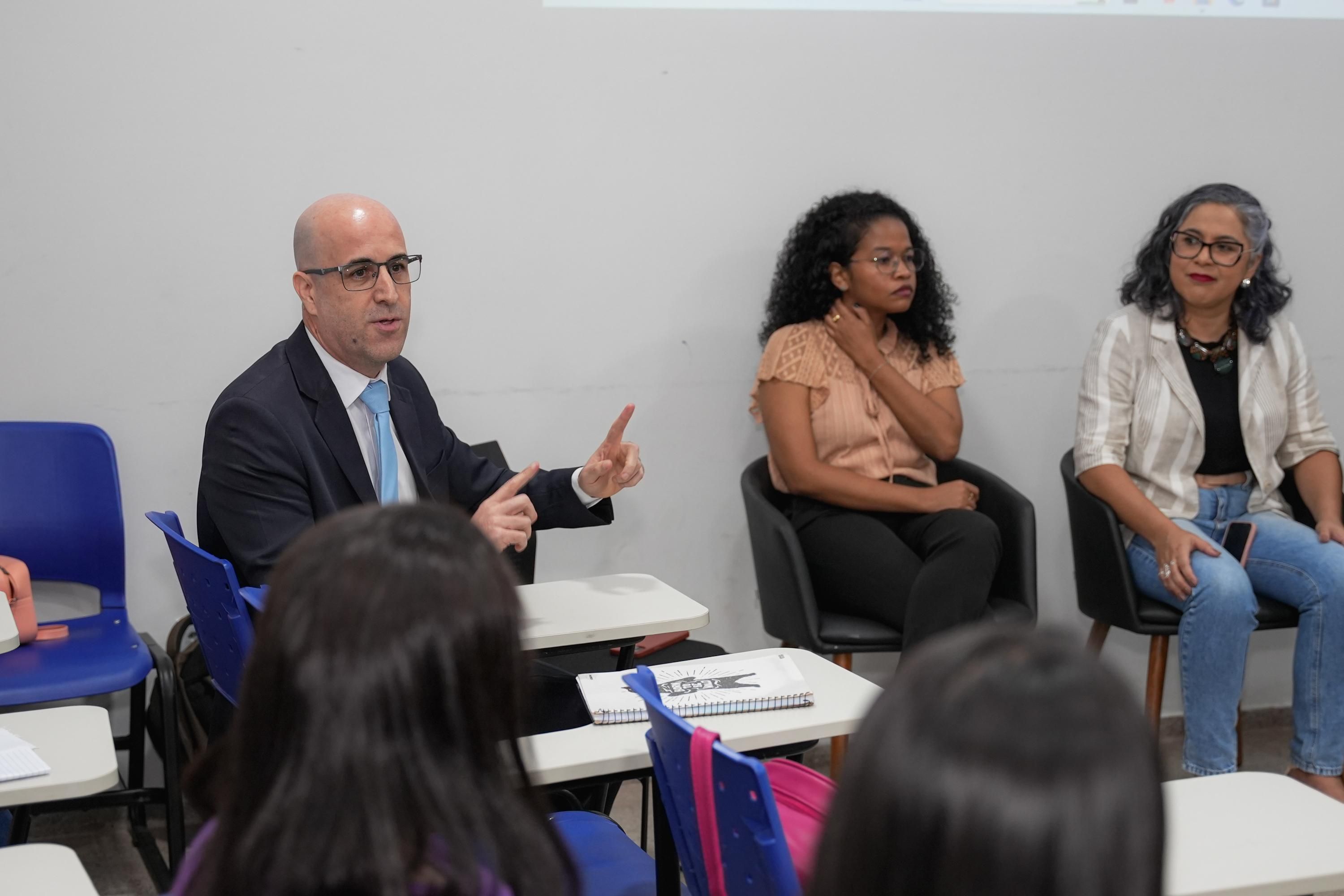 Defensor público Sandro Ferreira destacou a importância dos futuros educadores de promoverem uma educação que seja também antirracista