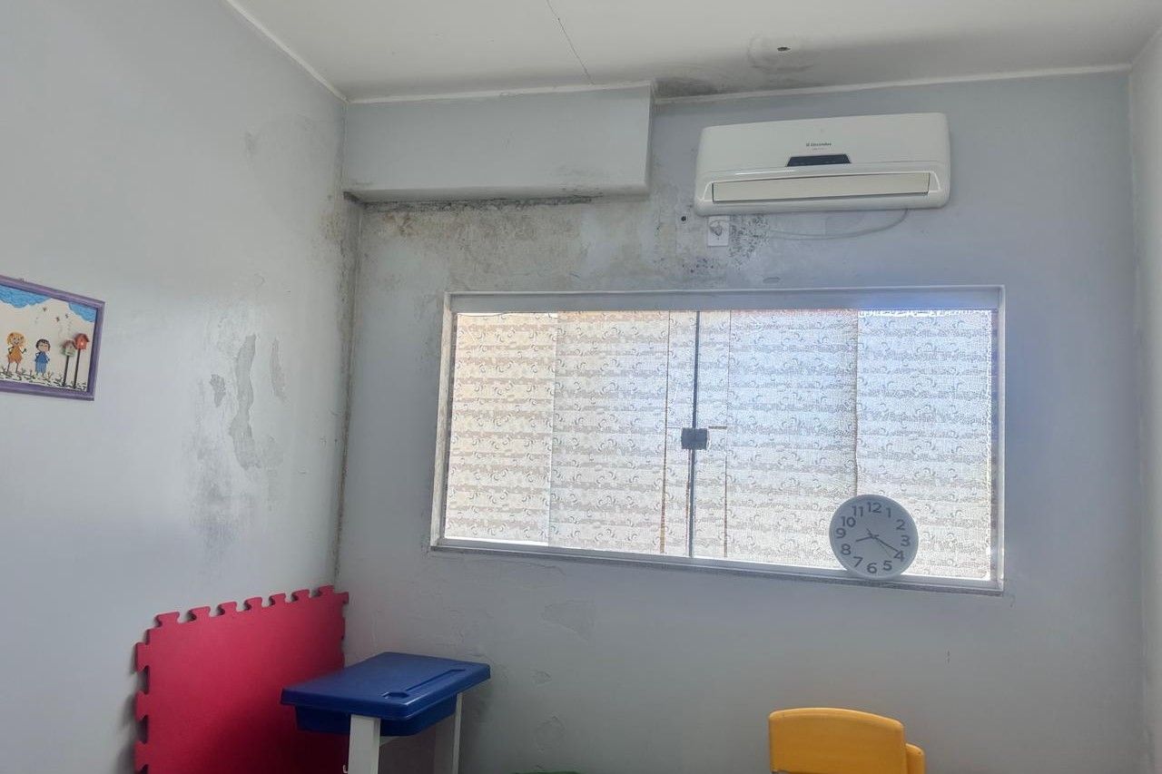 Durante a inspeção, o Nuamac Gurupi constatou problemas estruturais como infiltrações na parede e piso