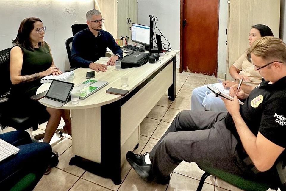 A defensora pública Letícia Amorim, sugeriu que fosse elaborado um termo de cooperação técnica entre os Estados do Mato Grosso e do Tocantins, para atender aos indígenas da Ilha.
