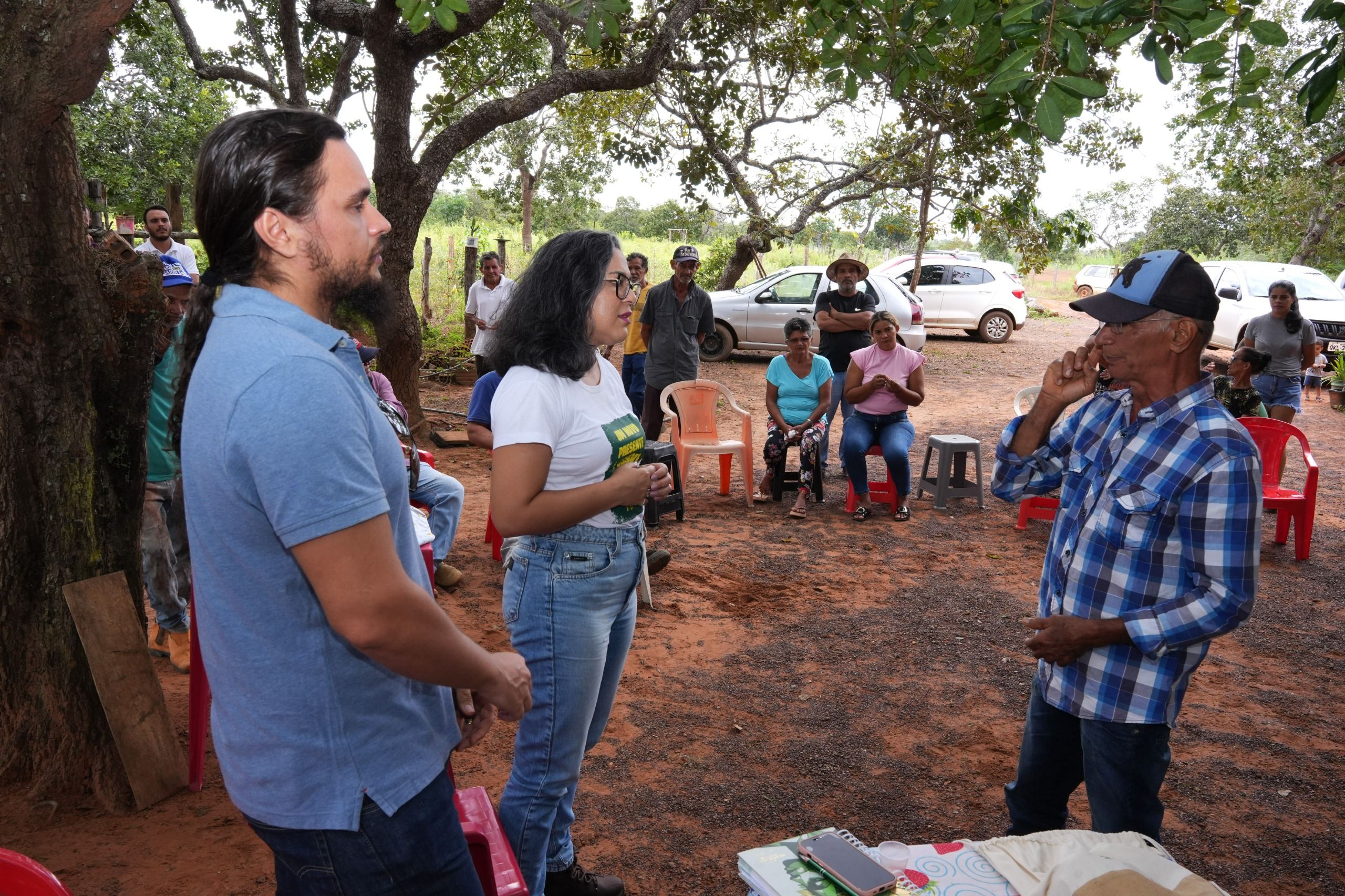Os defensores públicos ouviram os relatos do cotidiano dos moradores da comunidade