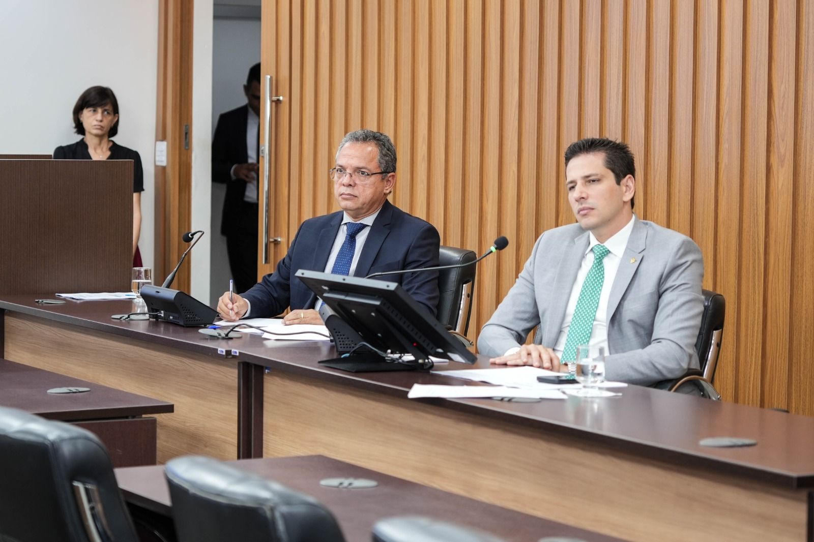 Audiência presidida pelo deputado Olyntho Neto (D) com a presença do secretário da Sefaz, Donizeth Silva