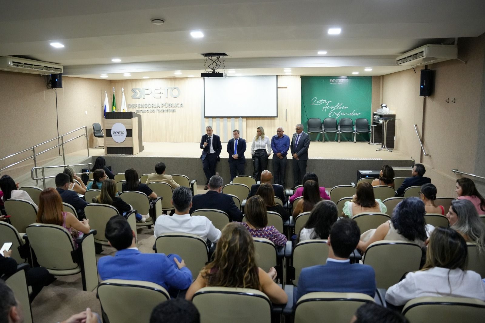 Relatório foi apresentado durante reunião administrativa com defensoras e defensores públicos,