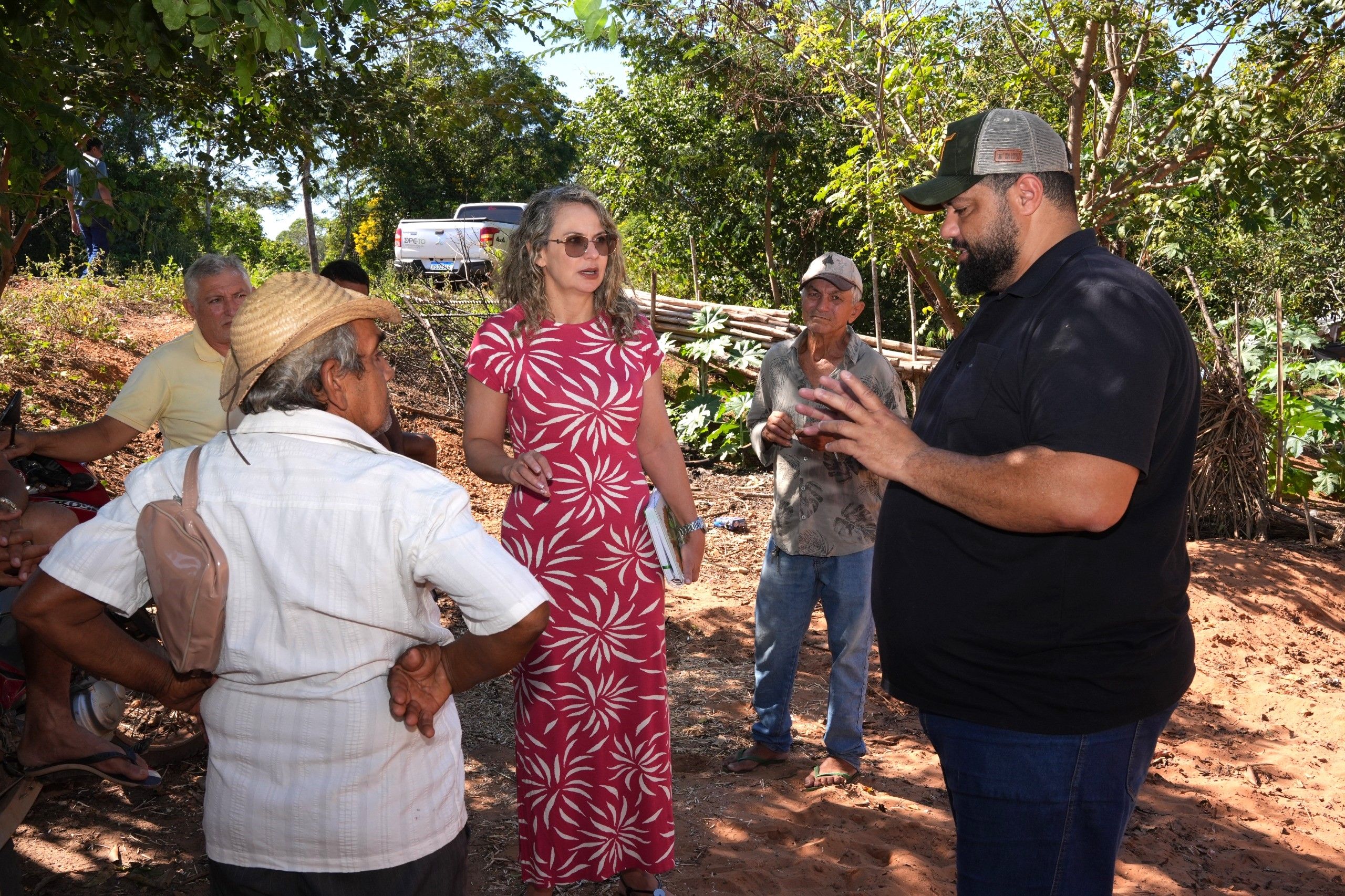A coordenadora do NDDH ouviu as várias demandas dos moradores.