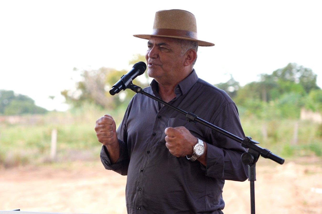 “Pé na estrada e vamos fazer as obras acontecerem. Gratidão a todos os envolvidos”, afirmou o prefeito Aquiles Da Areia durante o evento.