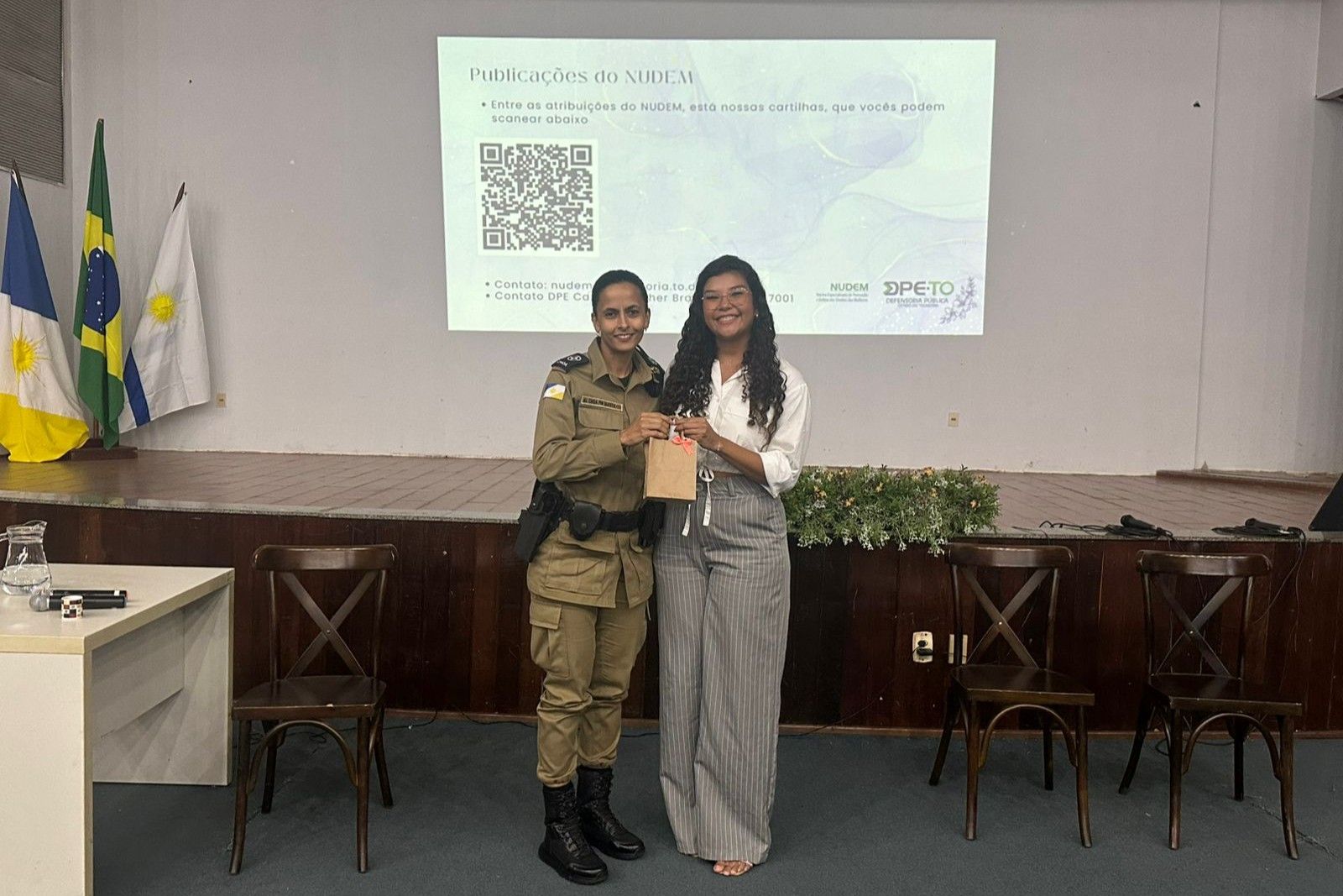 Assessora do Nudem, Nicolle Vieira, também conversou com os militares