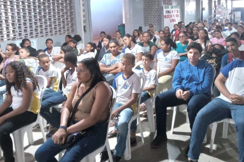 Na ocasião, foram abordados temas relacionados à responsabilidade dos pais no acompanhamento da vida escolar dos filhos