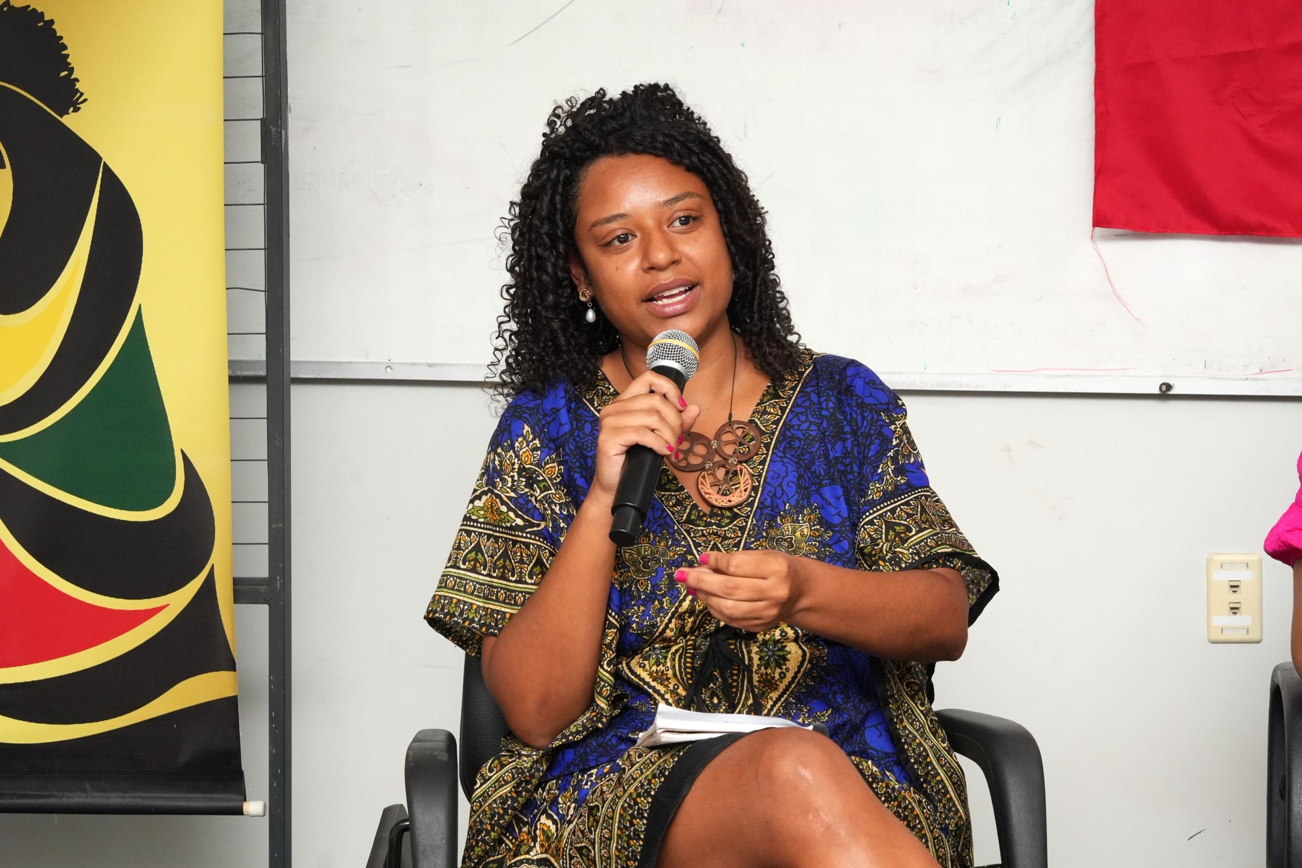 Érika Silva relatou o histórico da sua comunidade e as dificuldades encontradas por seus ancestrais que perduram até hoje