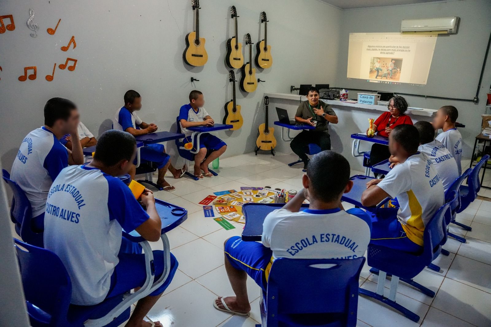 O Programa busca proporcionar aos adolescentes internos do Sistema Socioeducativo a ressocialização por meio da arte.