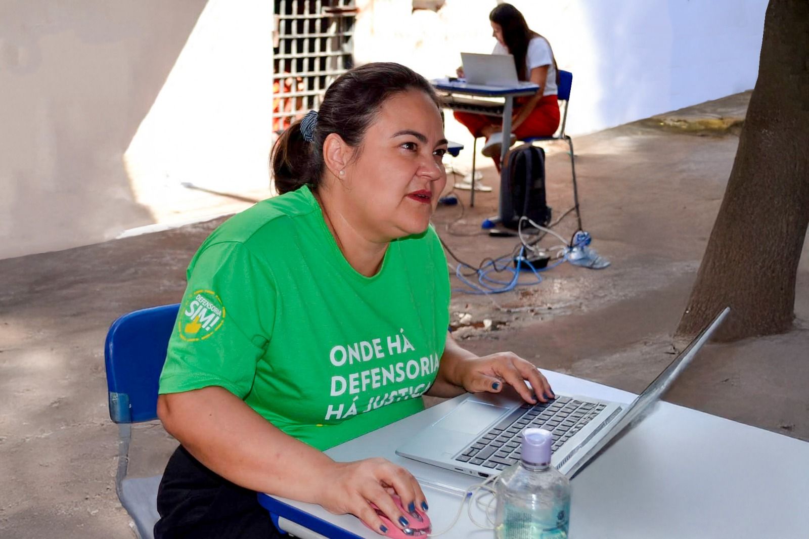 A defensora Pollyana Águeda participou dos atendimentos