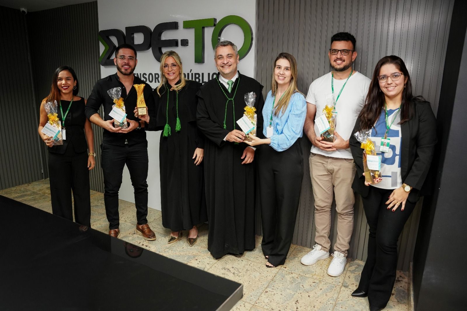 A equipe da Diretoria de Tecnologia da Informação (TI) da Defensoria Pública do Tocantins foi homenageada pelo projeto DefGPT.