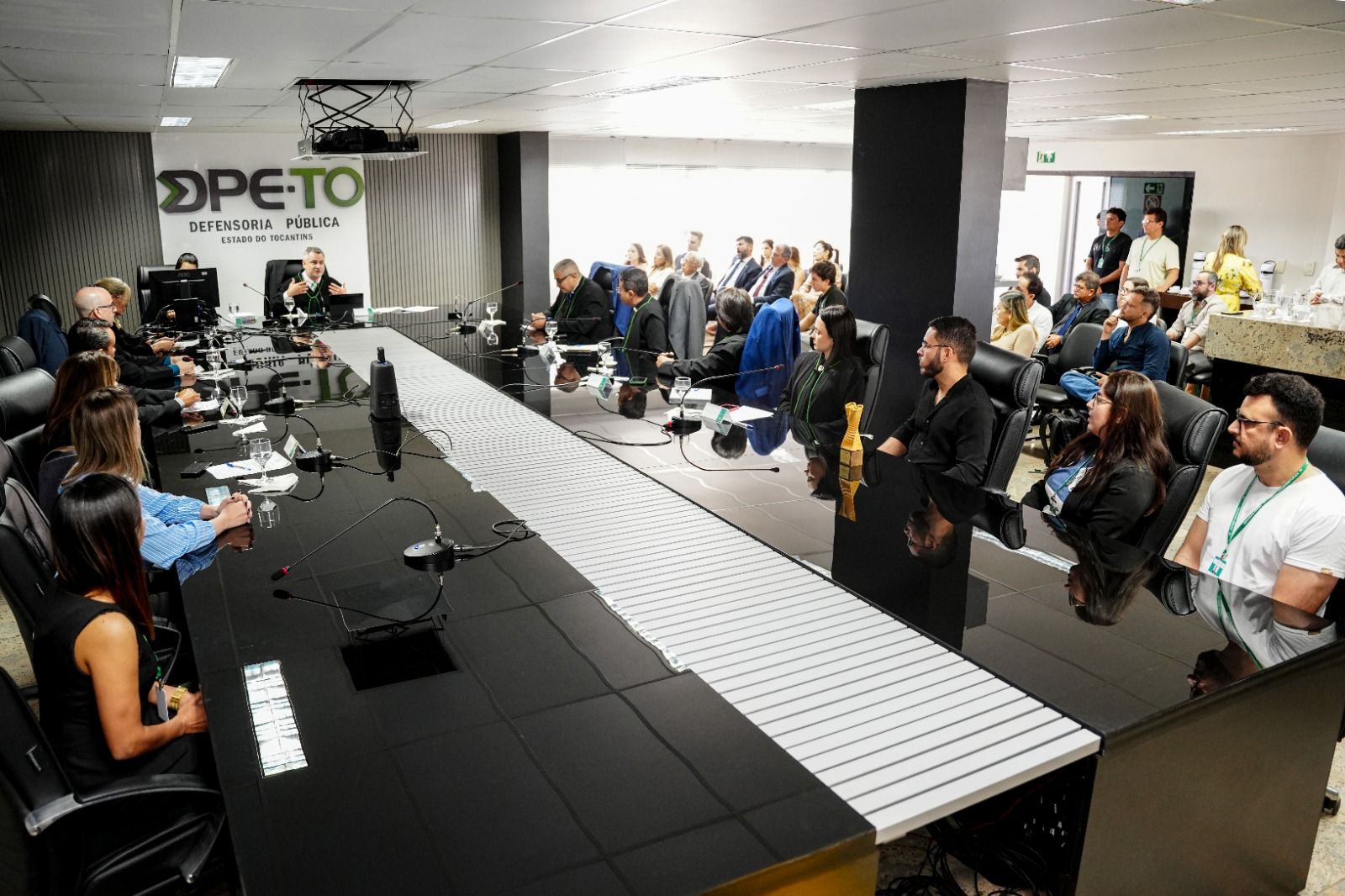 A sessão, realizada na manhã desta segunda-feira, 7, Sala do Conselho Superior na Sede de Atendimentos da DPE-TO.