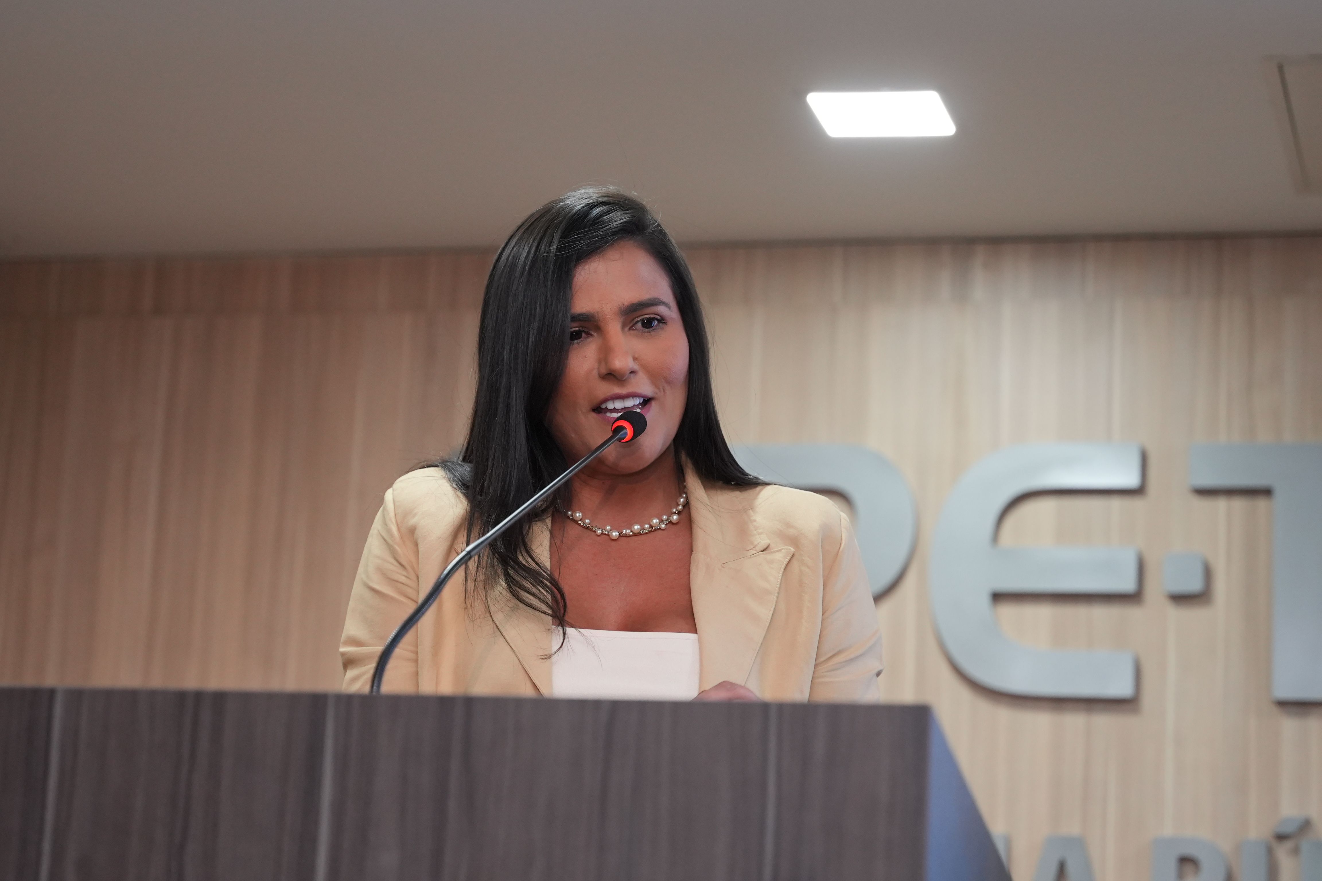 Primeira-dama do estado do Tocantins, Karynne Sotero presente no evento