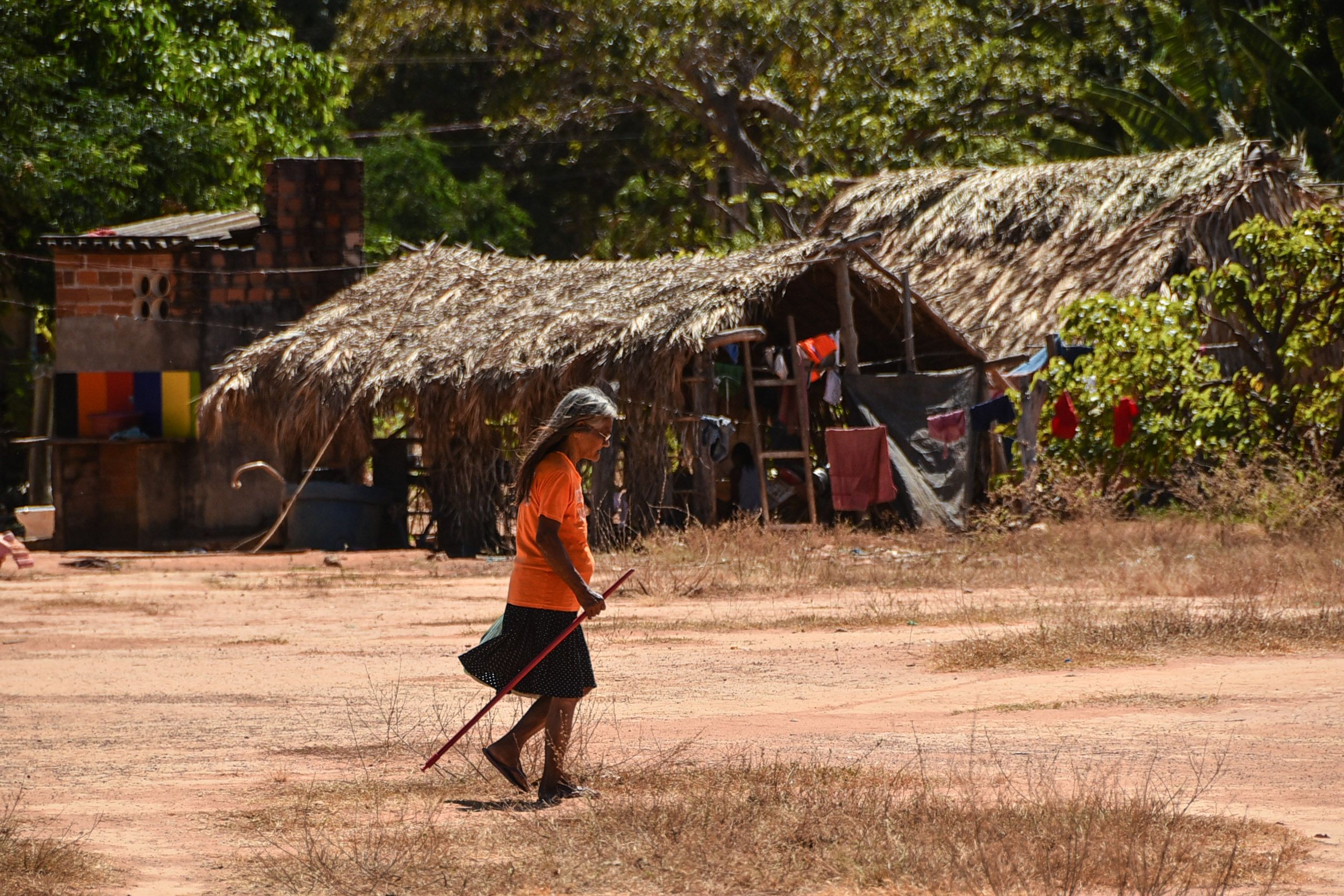 Mulher indígena anciã da Aldeia Santa Isabel, na região da Ilha do Bananal
