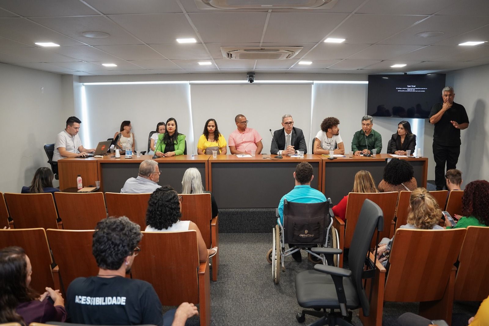 A atividade, de iniciativa do Coletivo Somos, foi realizada no Plenarinho da Câmara Municipal de Palmas