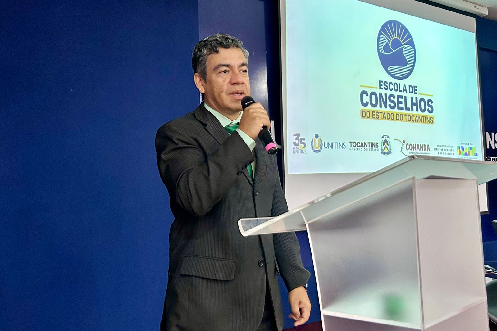 Durante a abertura, o defensor público Freddy Alejandro destacou a importância da ação dos conselheiros tuterlares, sobretudo nas cidades mais distantes da capital.