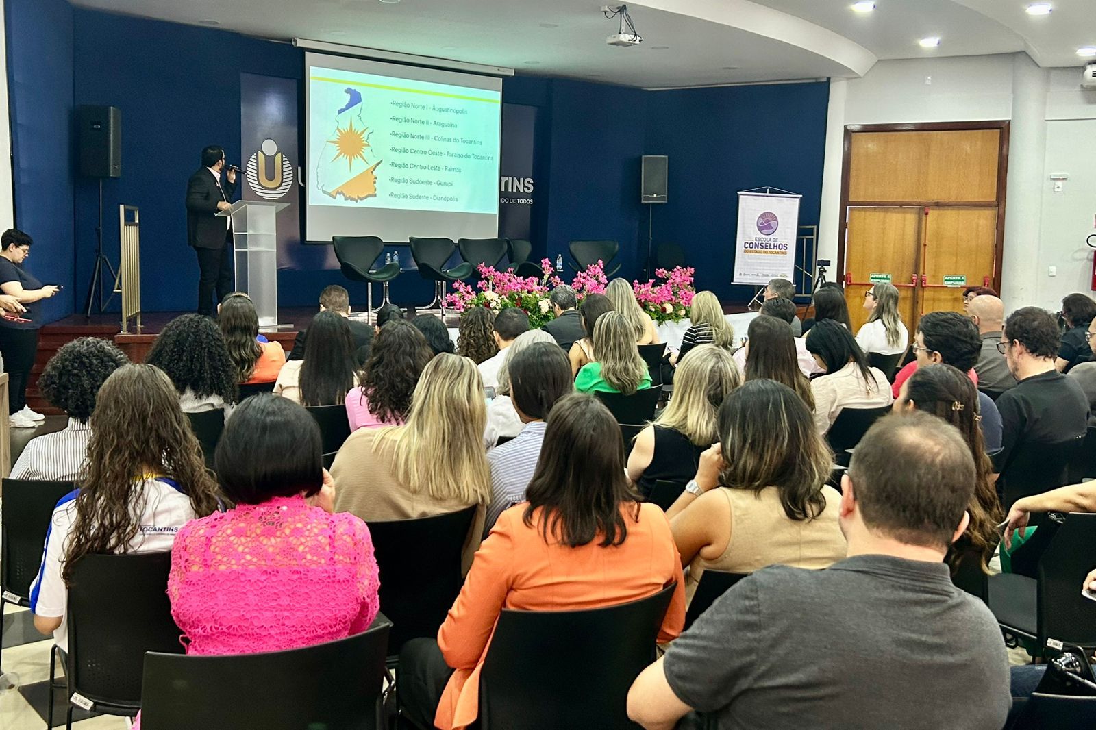 O evento reuniu pessoas, gestores e profisionais ligados à infância e adolescência.