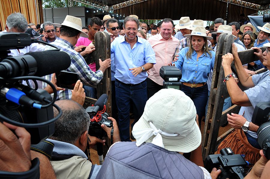 Governador Marcelo Miranda e a deputada federal Dulce Miranda durante abertura oficial da Agrotins 2015.