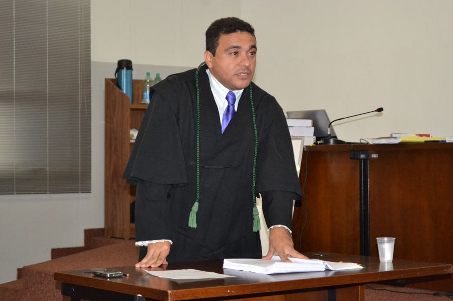 Defensor Rubismark Saraiva Martins.