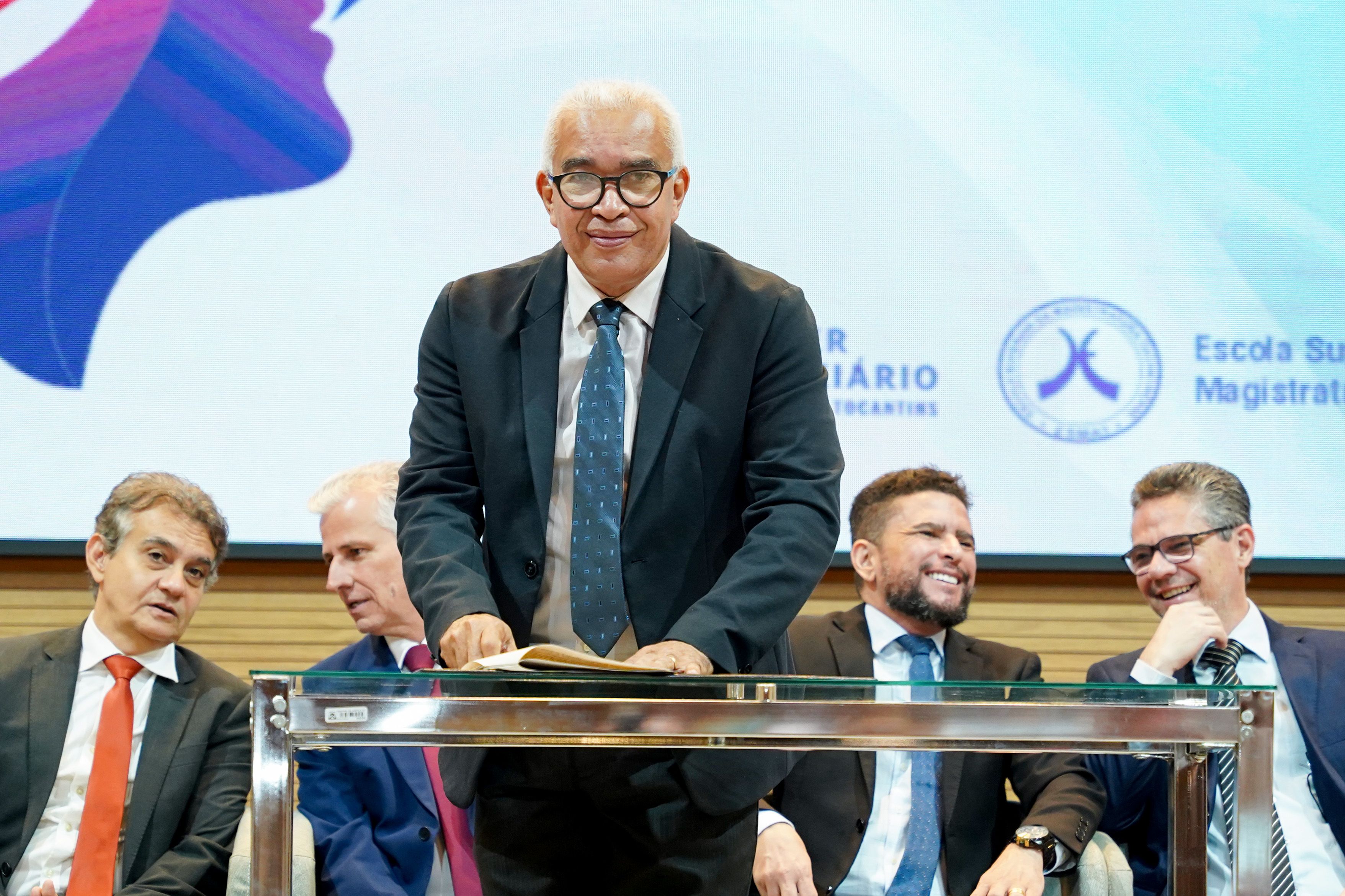 O 1º subdefensor público-geral do Estado do Tocantins, Marcello Tomaz de Souza, compôs o dispositivo de honra representando a instituição