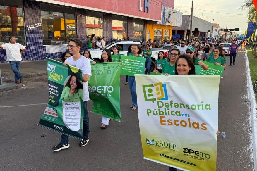 Servidoras e servidores percorreram as ruas de maior fluxo do município.
