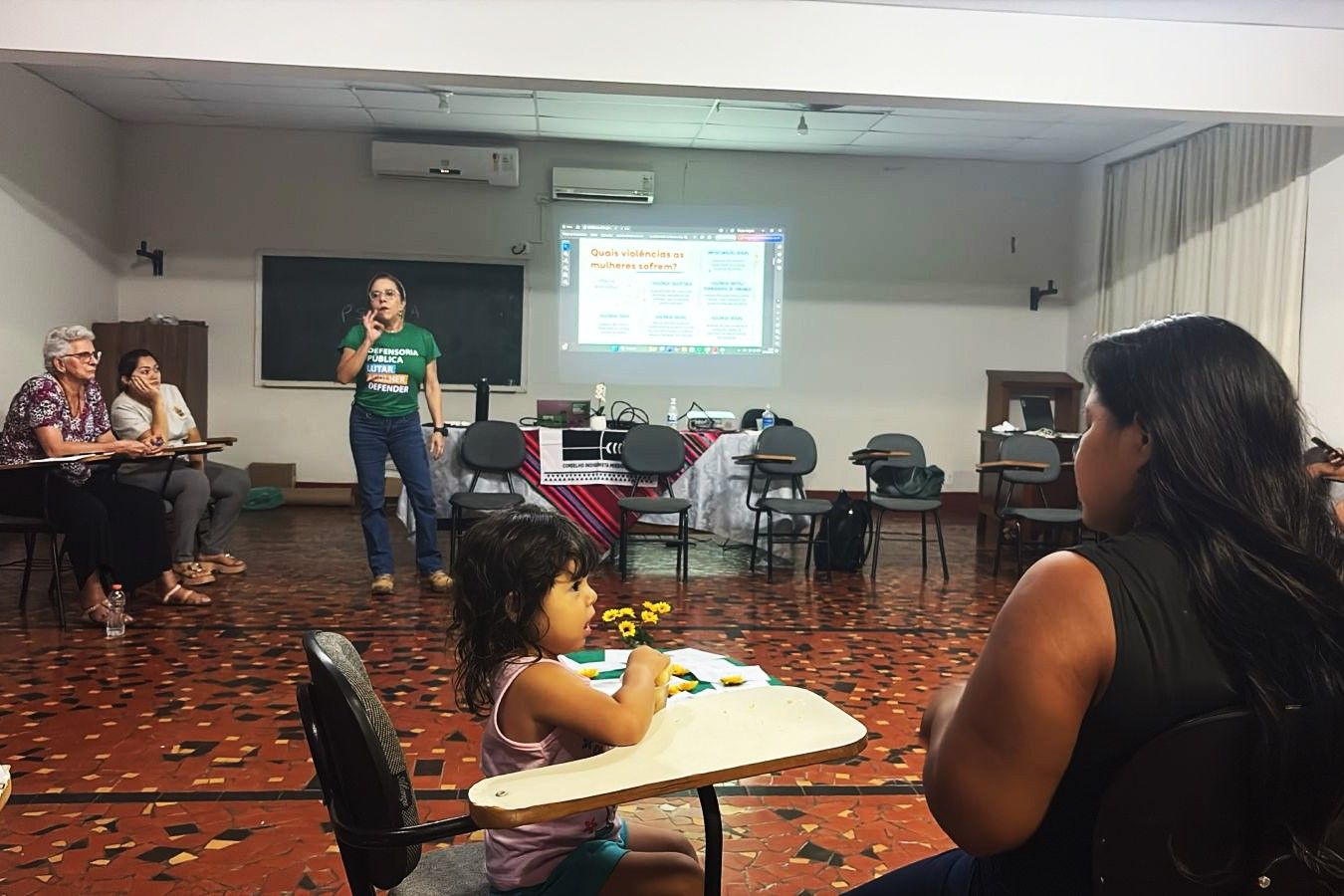 Durante os dias de evento, o Nucora realizou atendimentos jurídicos individuais e palestras