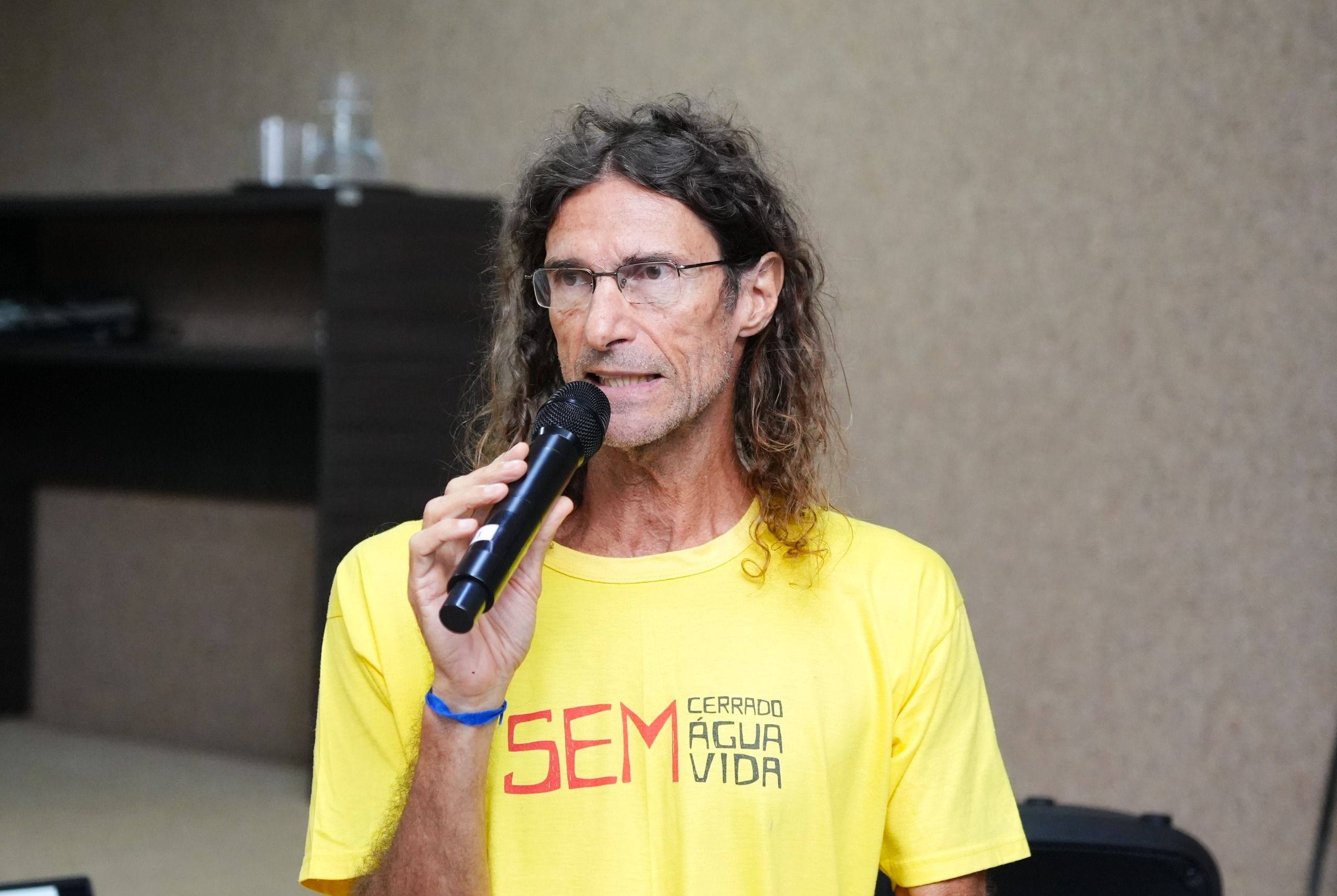 "O objetivo do seminário é ouvir as comunidades, compreender os conflitos e construir estratégias conjuntas para enfrentar a expansão da mineração sobre seus territórios”, destacou o representante da APA-TO, Paulo Rogério.