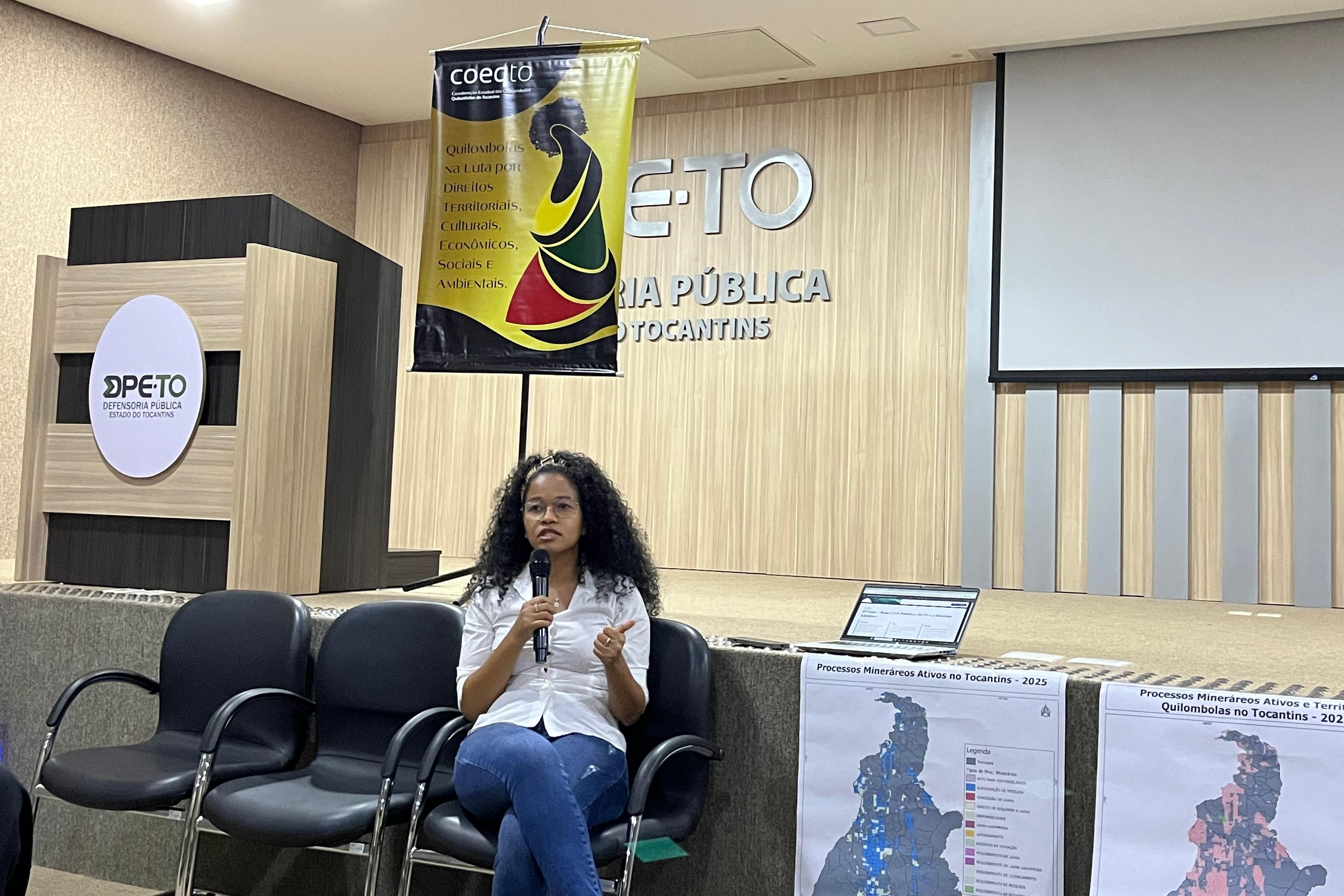 A servidora Aline Silva que atua no Núcleo Especializado de Questões Étnicas e Combate ao Racismo também participou do evento