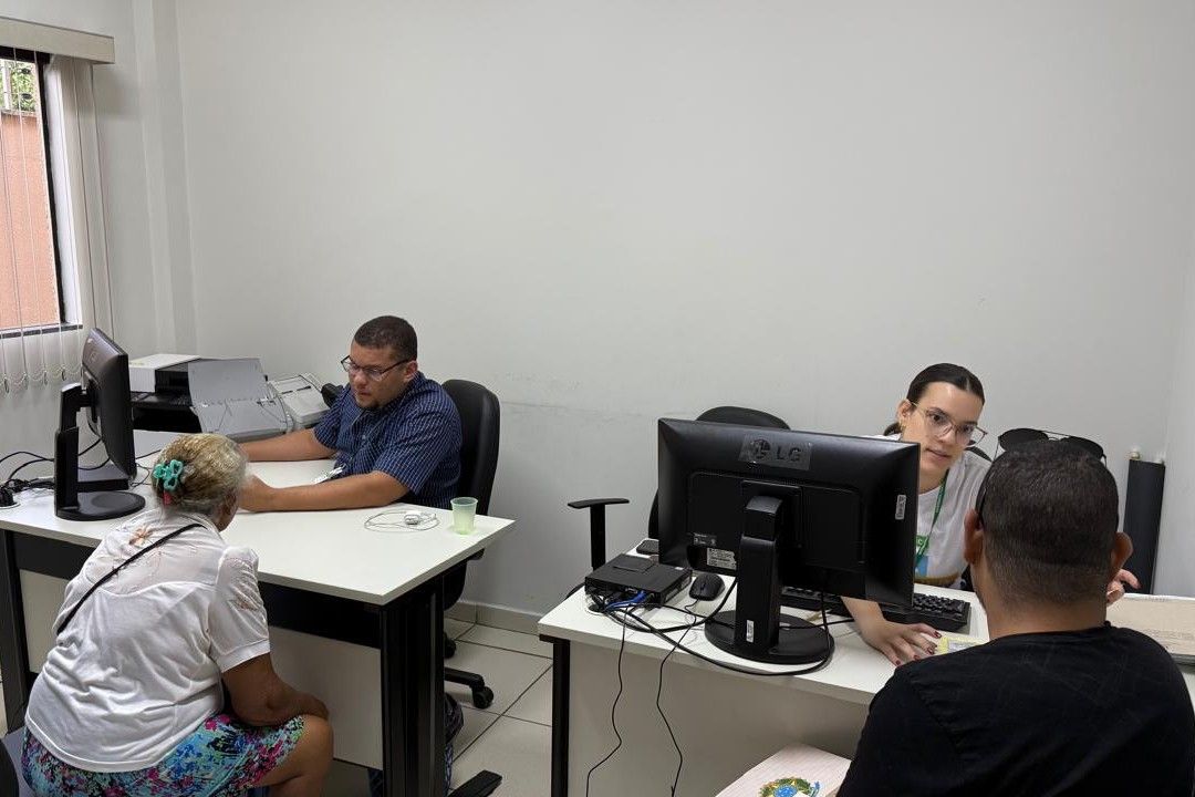 Equipe da DPE-TO em atendimento na ação