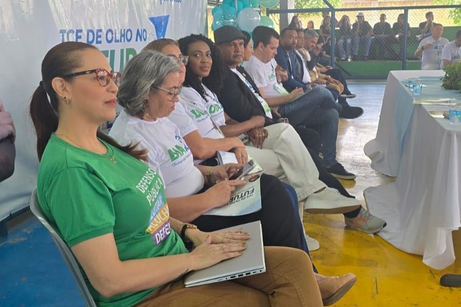 Defensora Elisa Maria (E) prestigiou a ação em Brejinho de Nazaré