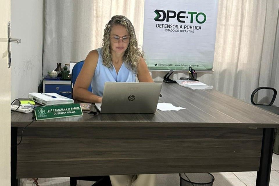 Defensora pública Franciana Di Fátima Cardoso presente na ação