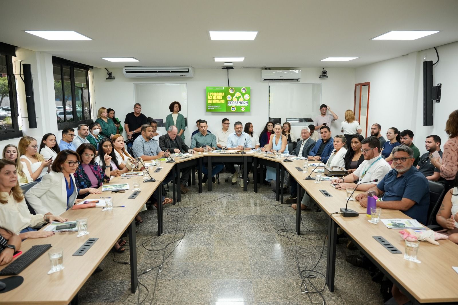 Várias autoridades participaram da ação que visa ampliar e melhorar a coleta seletiva de resíduos no estado do Tocantins
