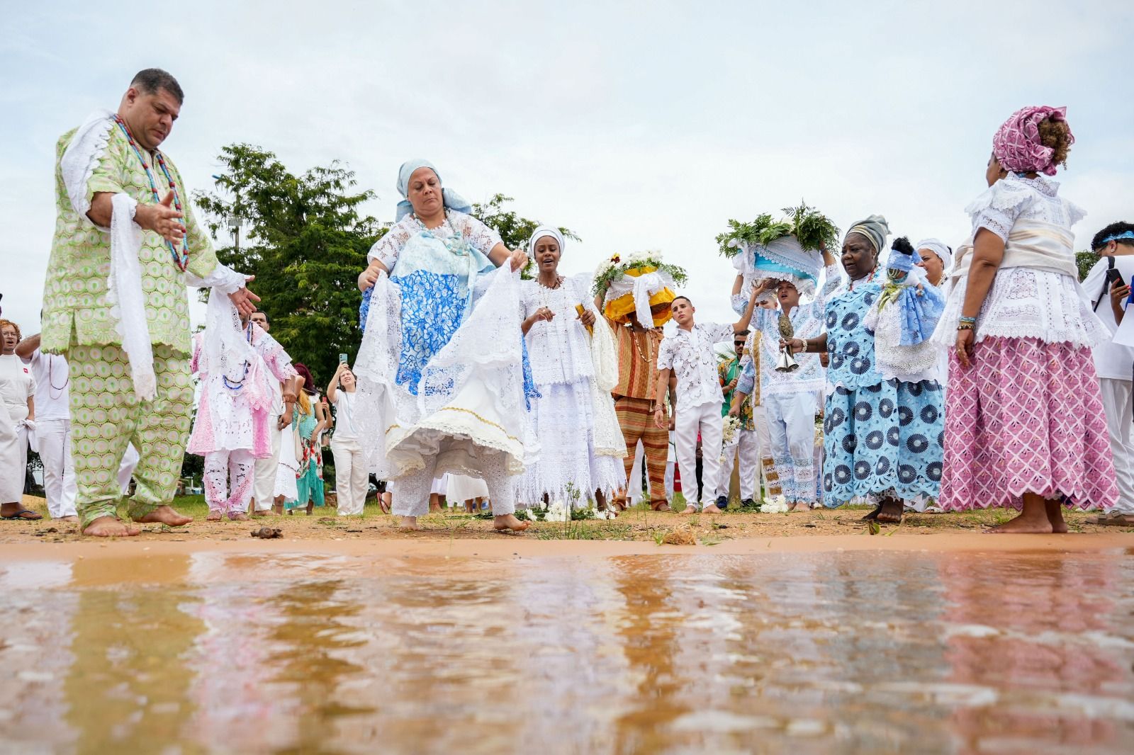O momento reuniu integrantes de terreiros, lideranças religiosas e a comunidade em geral