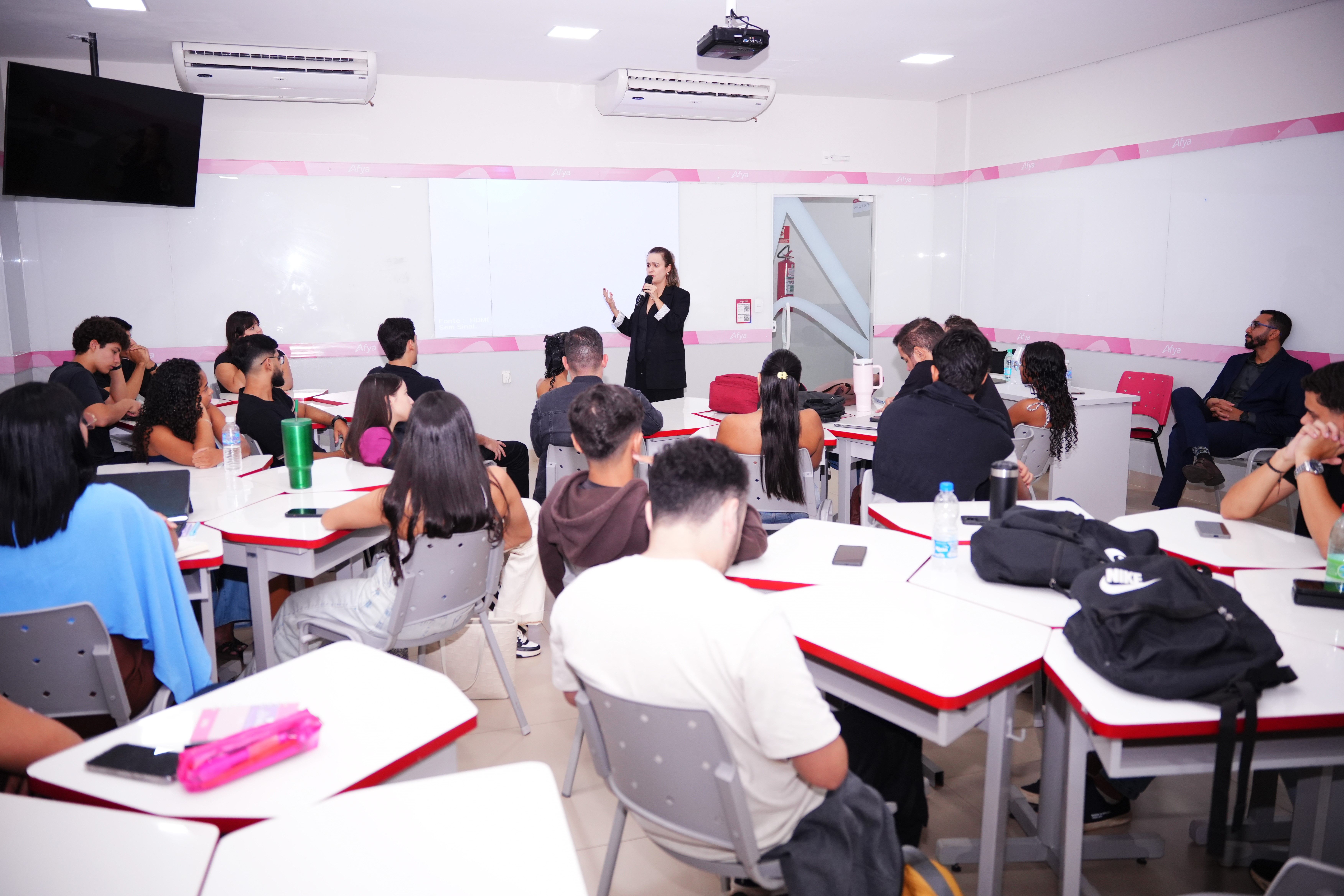 Na Afya, os acadêmicos de Direito também puderam conhecer mais do trabalho desenvolvido pela DPE-TO