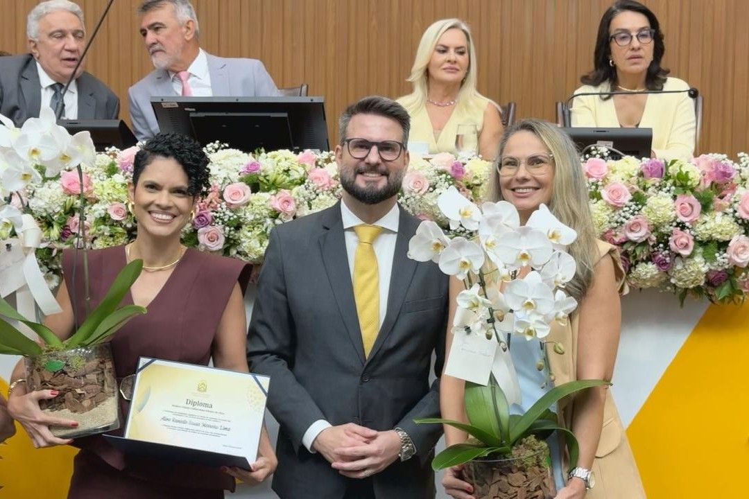 Defensora Pública foi homenageada pelo deputado estadual Eduardo Mantoan