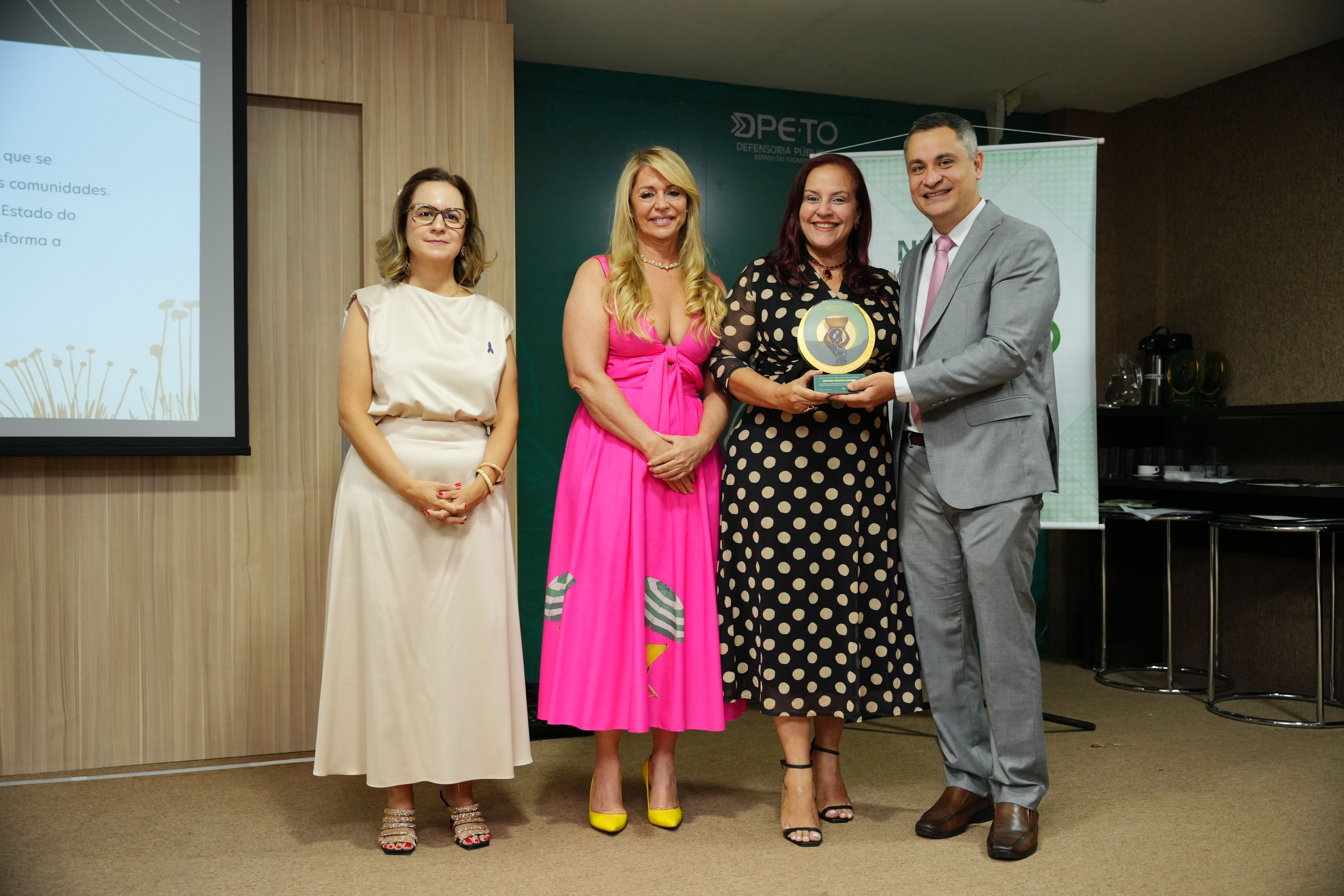 O Núcleo Aplicado das Minorias e Ações Coletivas (Nuamac de Gurupi) homenageou Cristina Donato Leandro, secretária municipal da Mulher e Cidadania