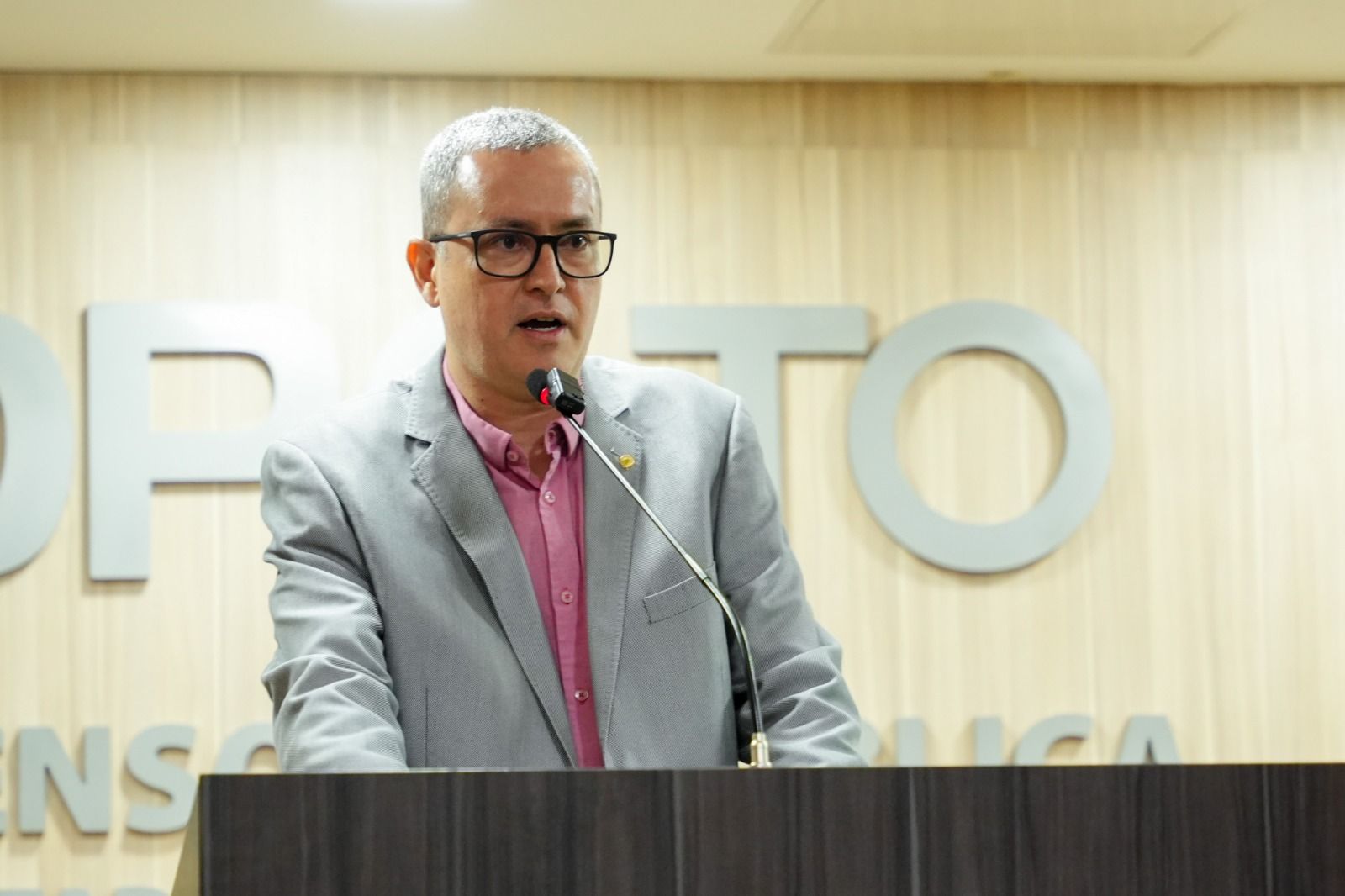 O diretor-geral da Esdep, defensor público Murilo da Costa Machado, destacou que o E-book é uma devolutiva social