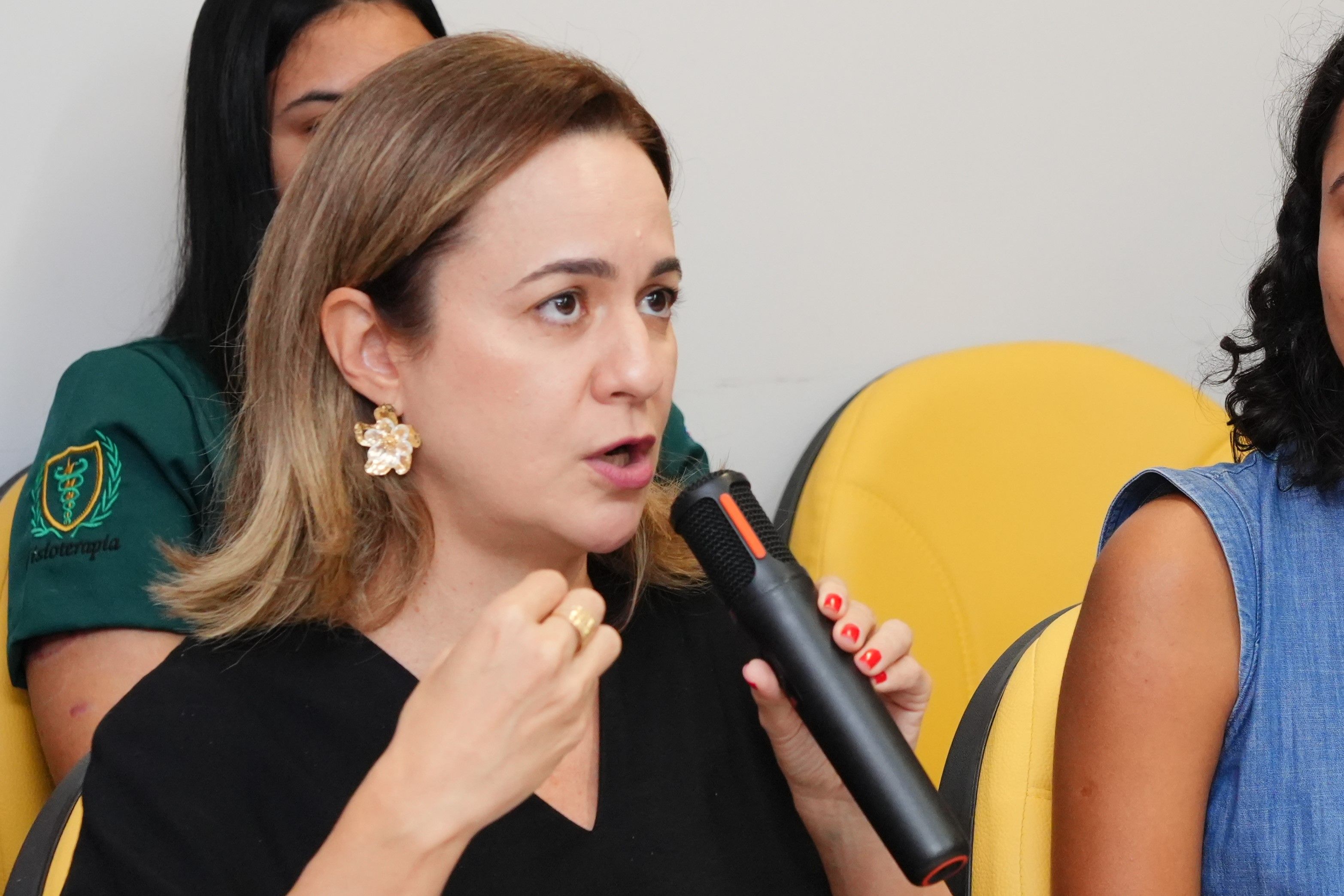 A coordenadora do Nudem, defensora pública Pollyana Assunção prestigiou o evento