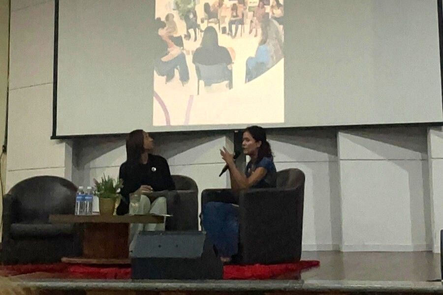 A defensora pública Téssia Carneiro palestrou durante o evento