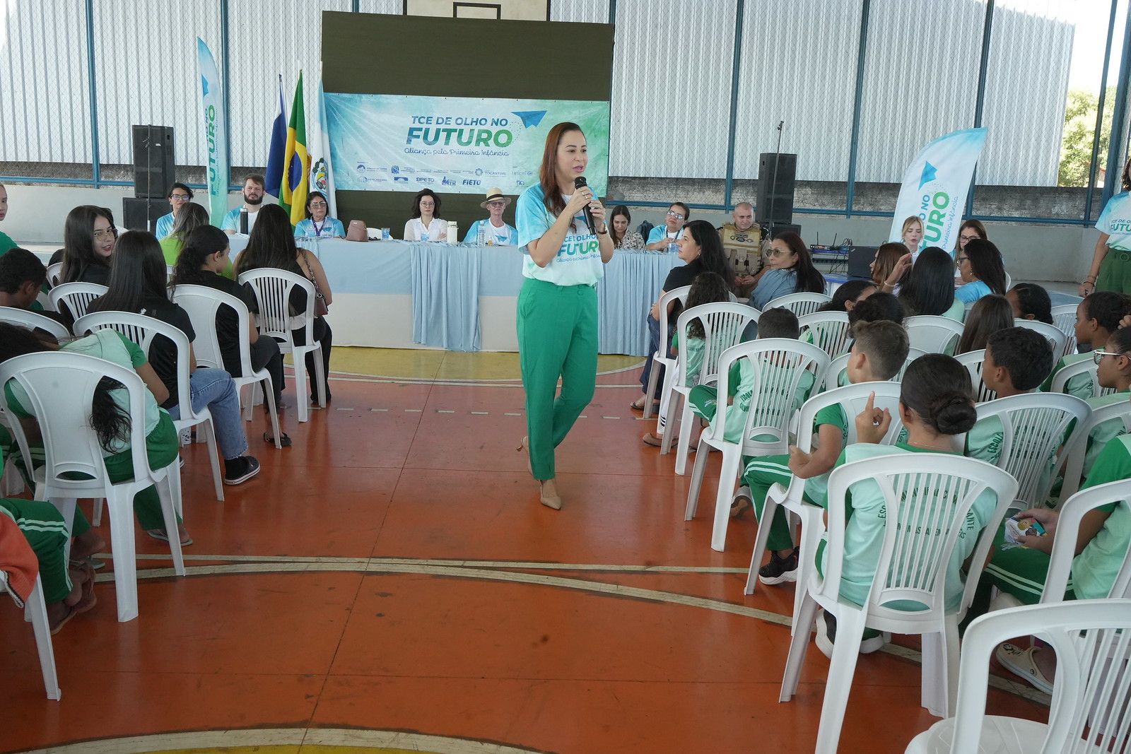 A defensora pública Elisa Maria Pinto de Souza, coordenadora do Nudeca, participou da solenidade e explicou o papel do Núcleo