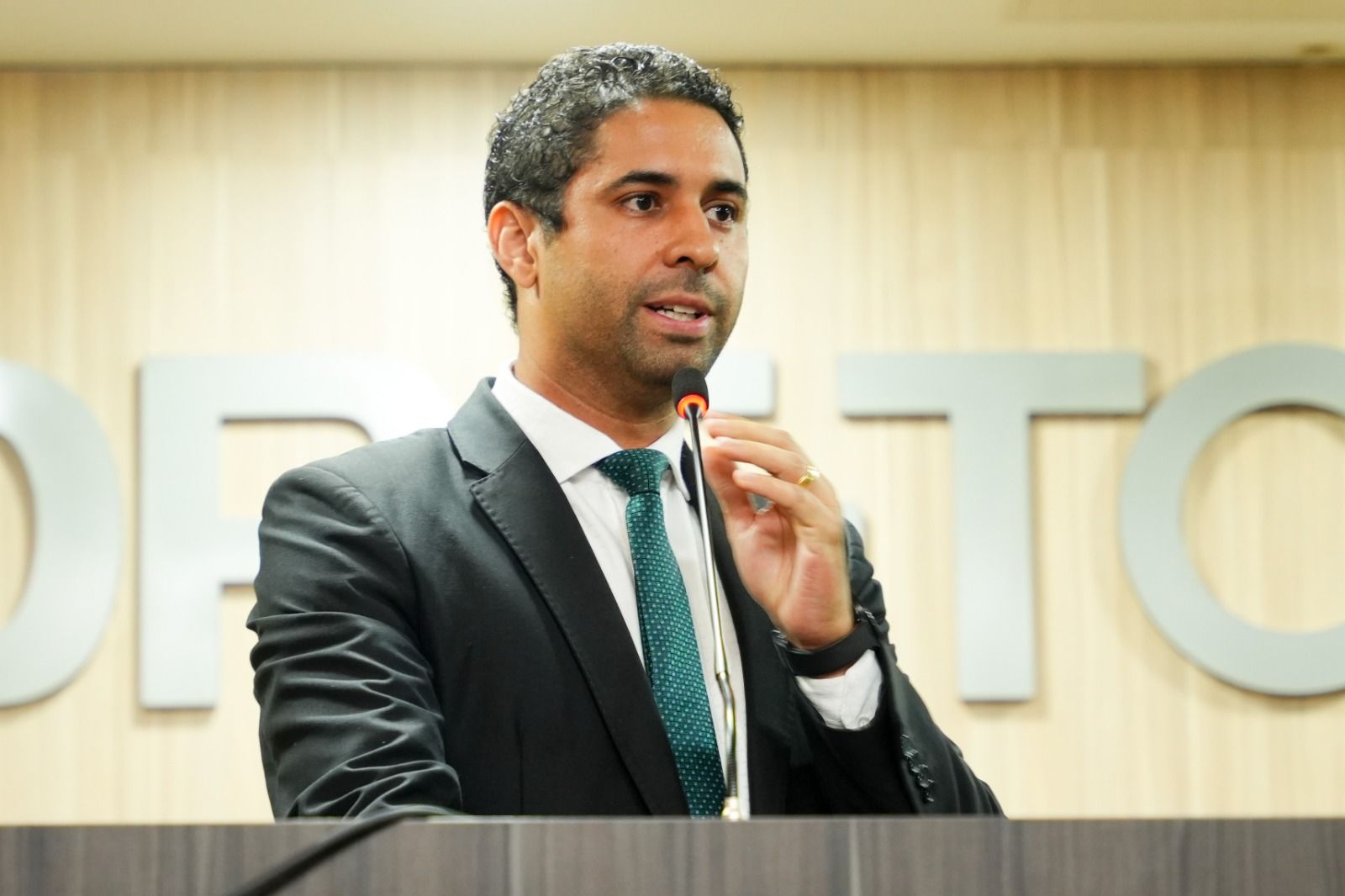 Presente o secretário-chefe da Casa Civil da Prefeitura de Palmas, Rolf Costa Vidal, representando o prefeito Eduardo Siqueira Campos