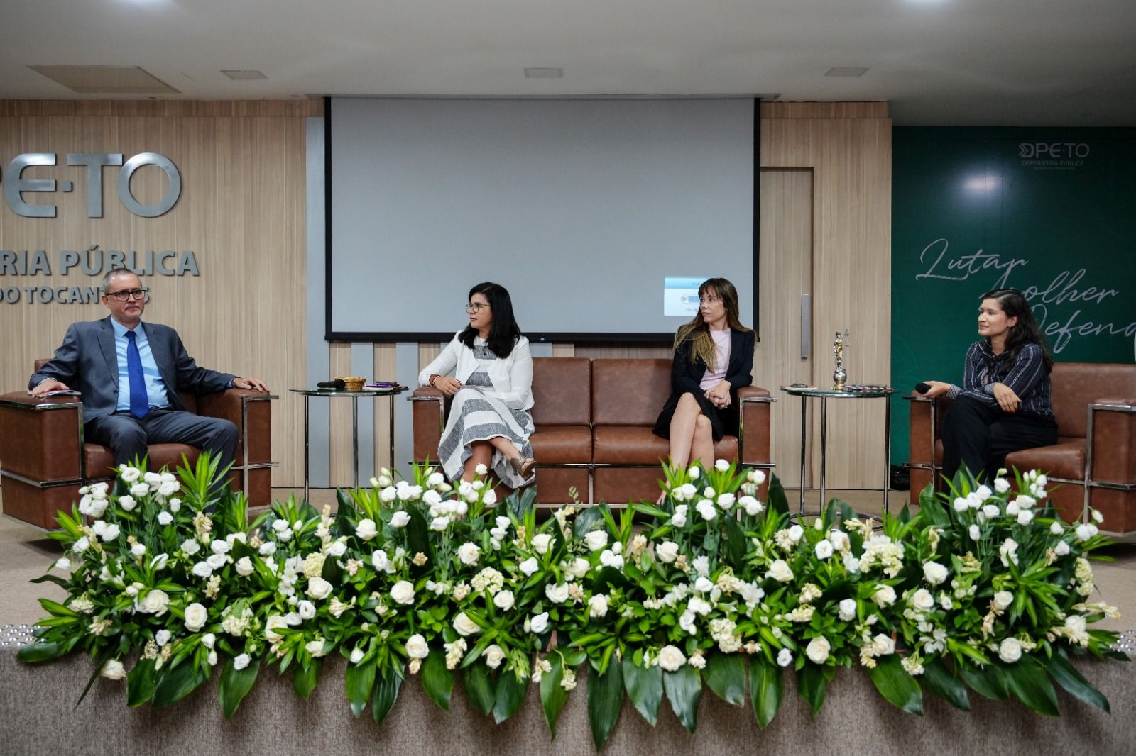 Na ocasião, abordaram questões como perspectiva de gênero, economia do cuidado, sistema prisional, acessibilidade, políticas públicas e atuação estratégica da Defensoria Pública na implementação da Política Nacional de Cuidados