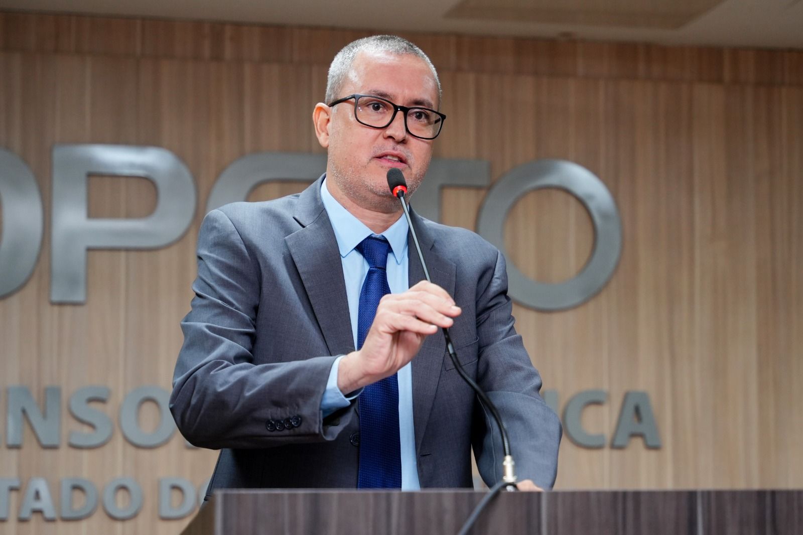 O defensor público Murilo Machado foi o mediador da palestra sobre Política Nacional de Cuidados sob a ótica da Defensoria Pública