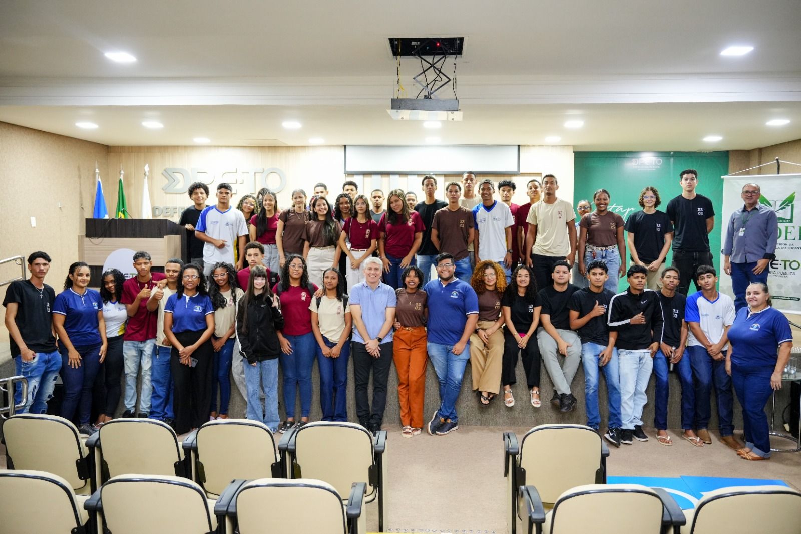 Participaram da ação os alunos da 3ª série do Ensino Médio da Escola Estadual Liberdade, do Aureny III
