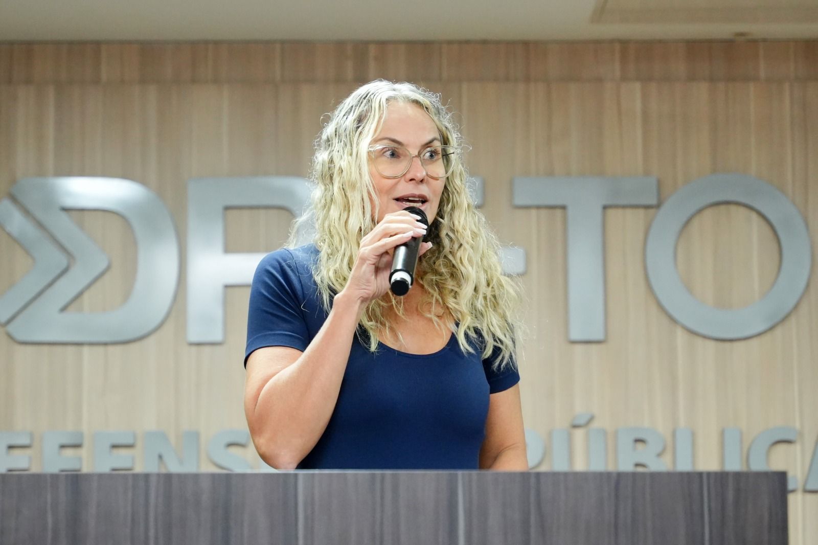 "Este encontro é uma oportunidade para pensarmos, de forma coletiva, os desafios relacionados à democracia, à cidadania e aos direitos da população LGBTQIAPN+”, afirmou a defensora pública Franciana Di Fátima