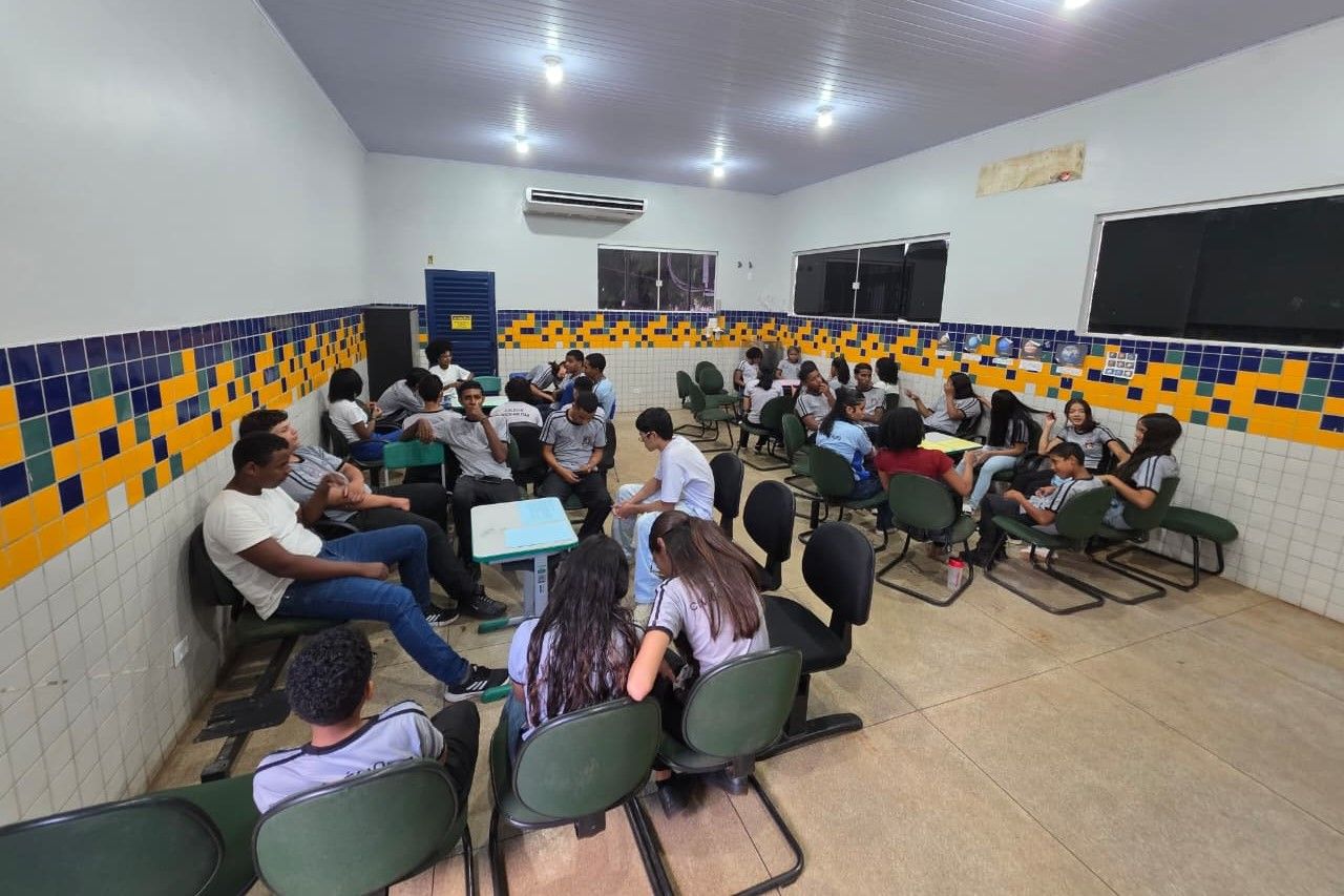 Durante a ação, são propstas dinâmicas que possibilitem a interação entre os alunos