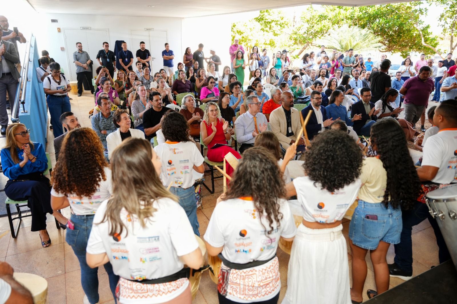 A Solenidade contou com apresentações culturais, reuniu pessoas em situação de rua, autoridades federais, estaduais, municipais e rede de apoio