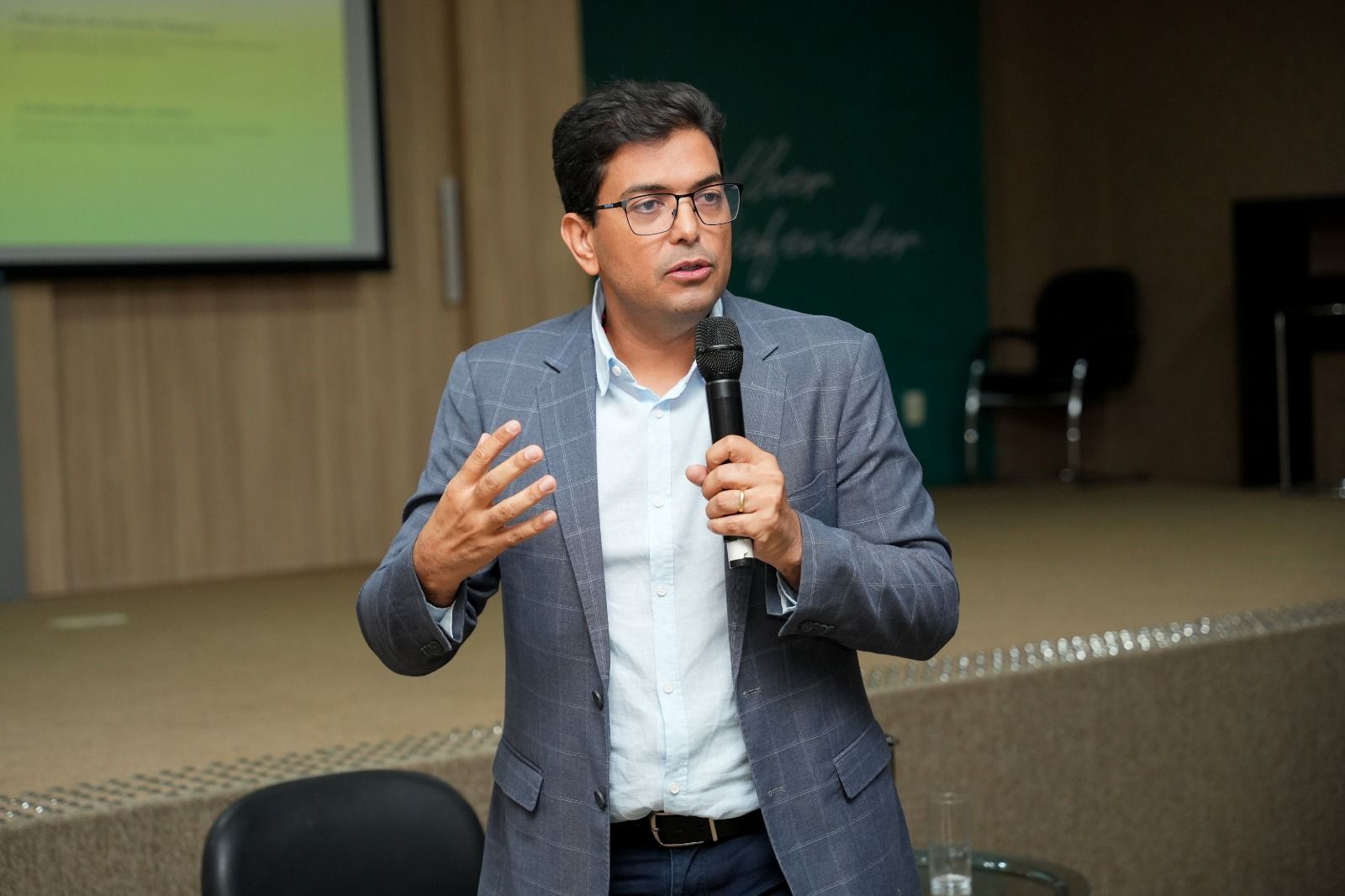 O defensor público Fabrício Brito disse ter se sentido feliz em apresentar a DPE-TO aos novos acadêmicos de Direito